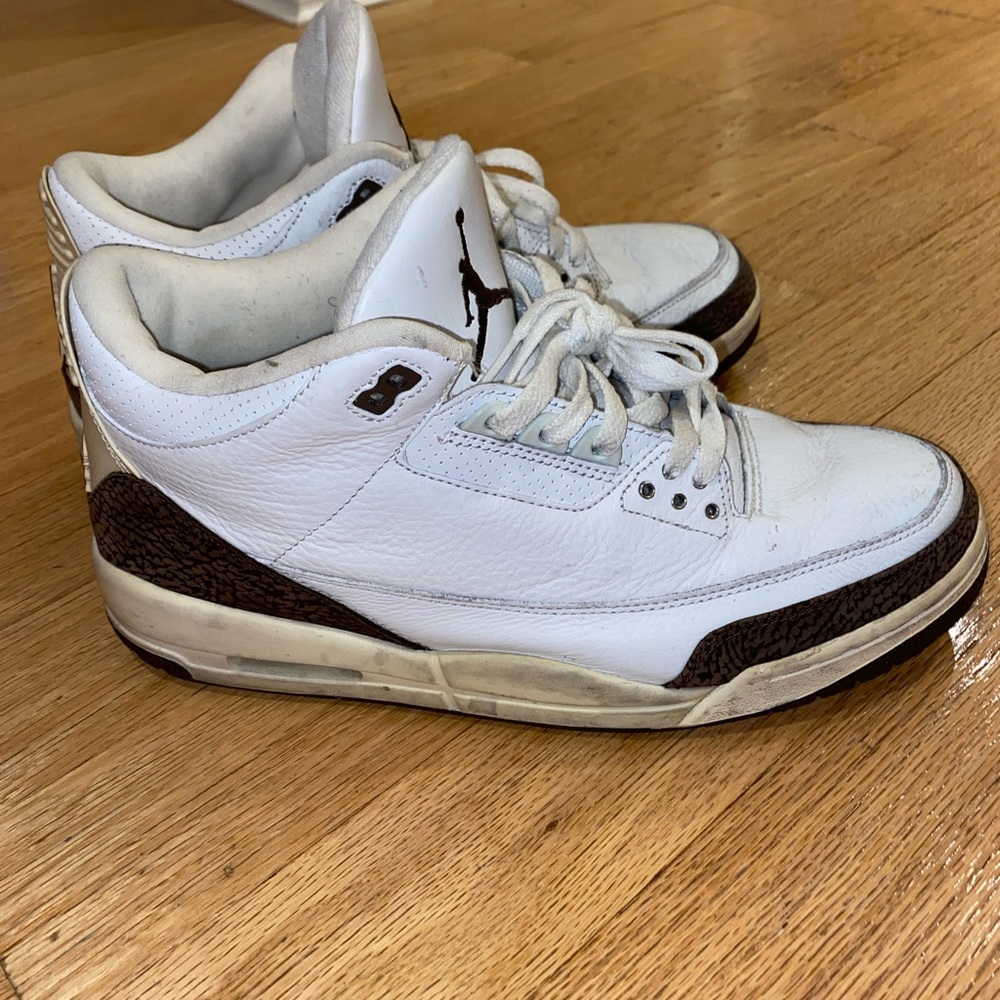 Retro Nike Jordan men’s sneaker size 11, brown - used no box